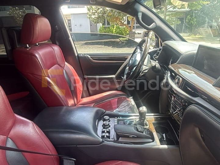 2022 Lexus LX570 — photo 5