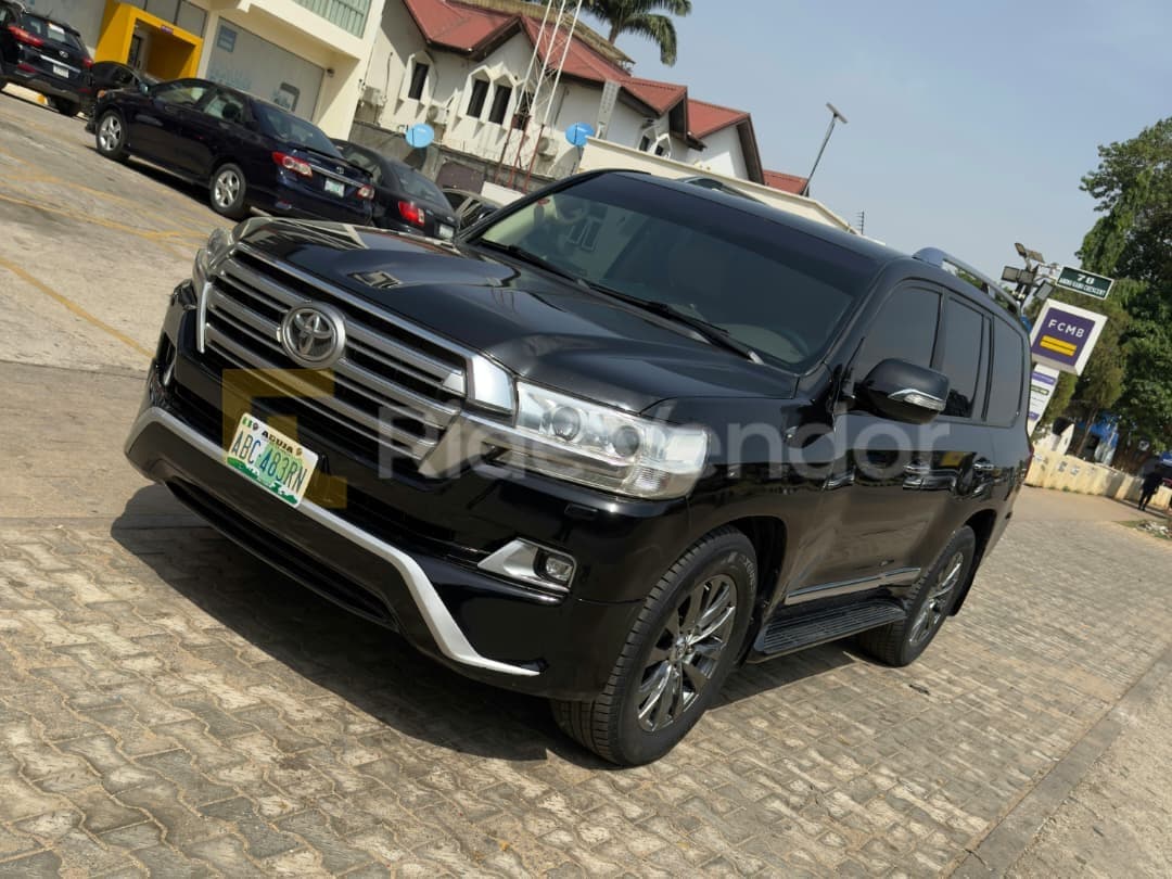 2020 Toyota Land Cruiser GXR V8 — photo 4