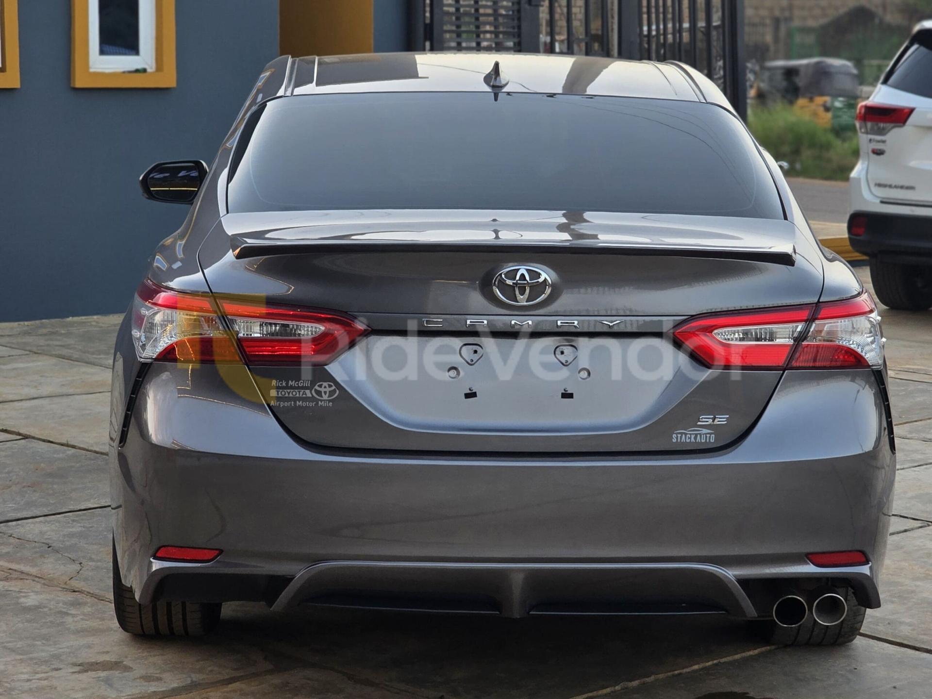 2022 Toyota Camry SE — photo 4