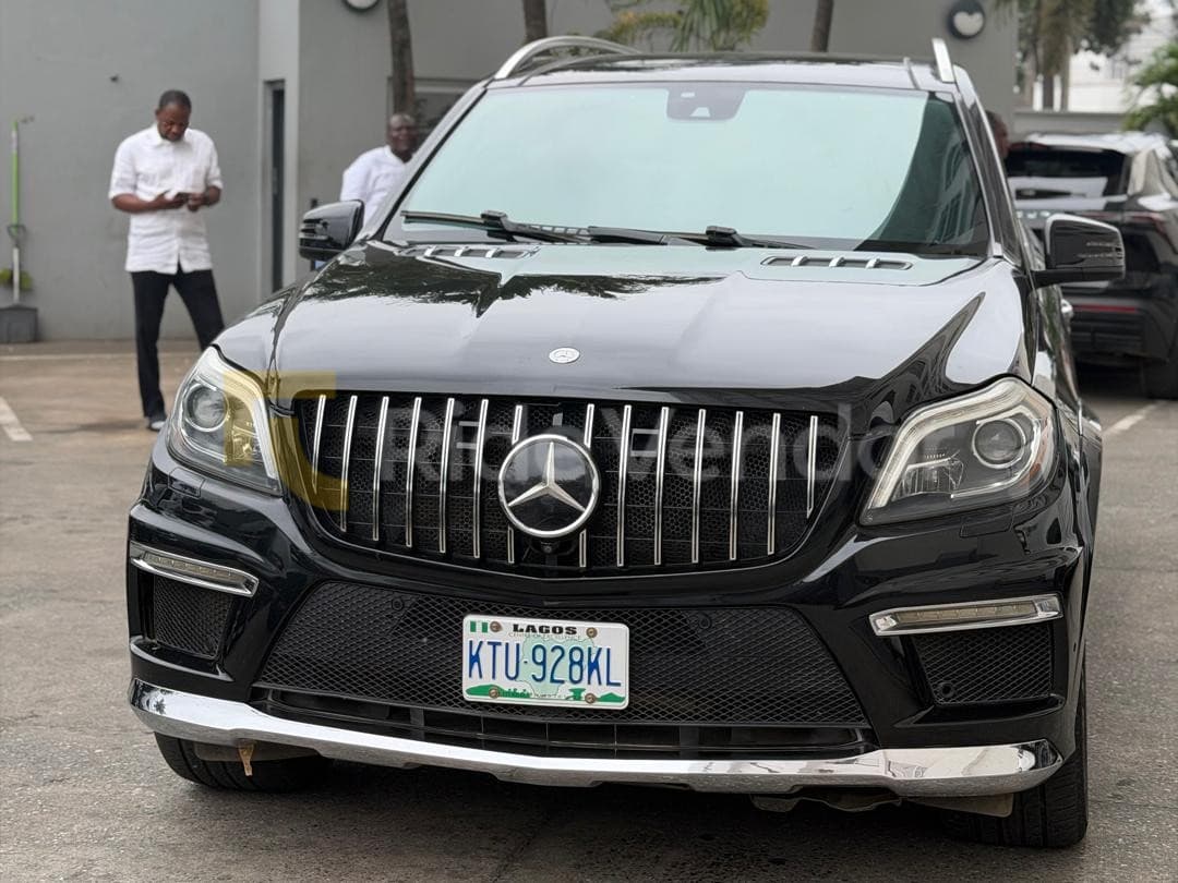 Mercedes-Benz 4MATIC Bulletproof for Car Hire in Chevron