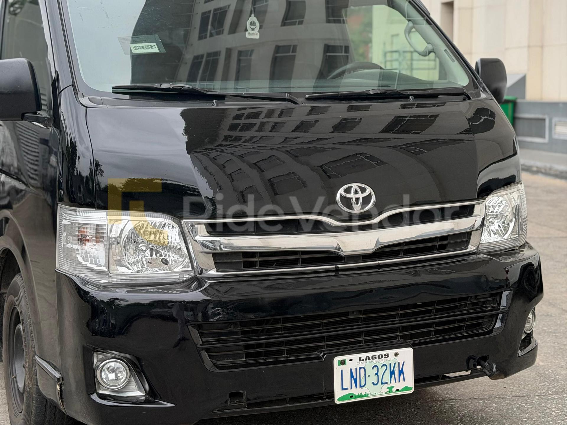 2019 Toyota Hiace High Roof — photo 10